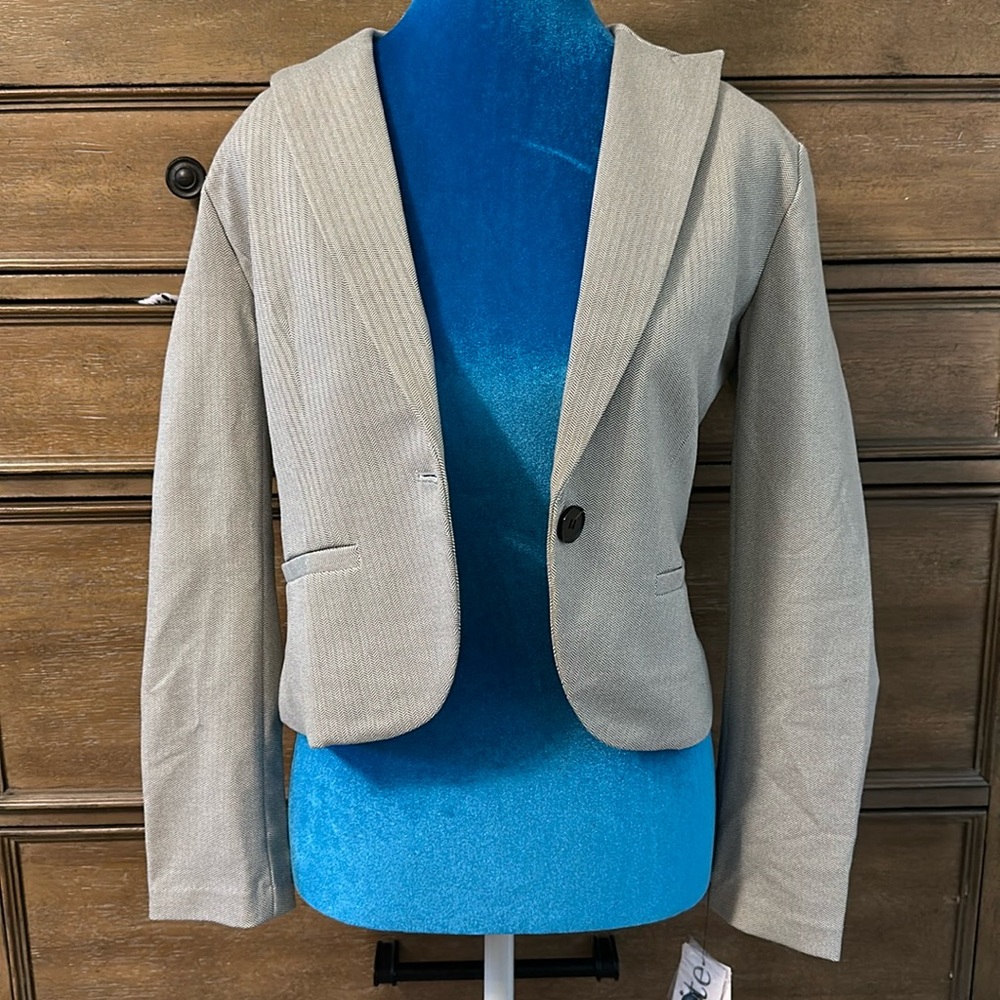 NWT! Amanda & Chelsea cropped gray herringbone blazer, XSP